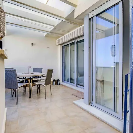 Apartment Rooftop Oasis